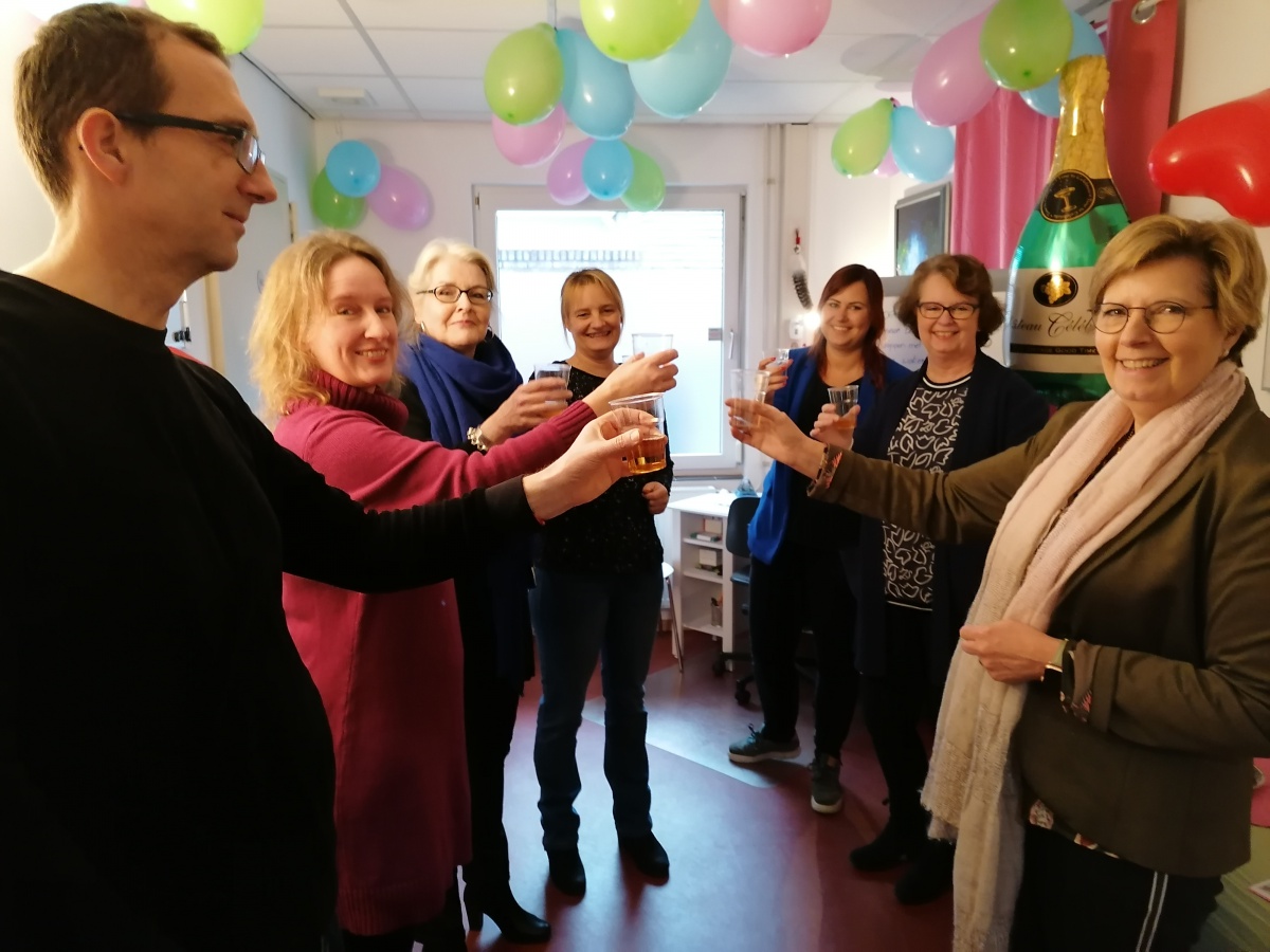 Wethouder Anja Prins opent de nieuwe praktijkruimte van Sento