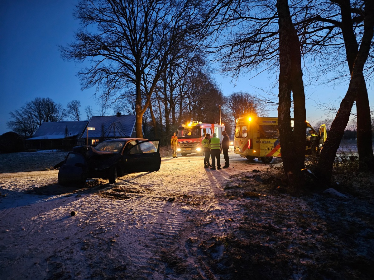 Gewonden door frontale aanrijding door gladheid