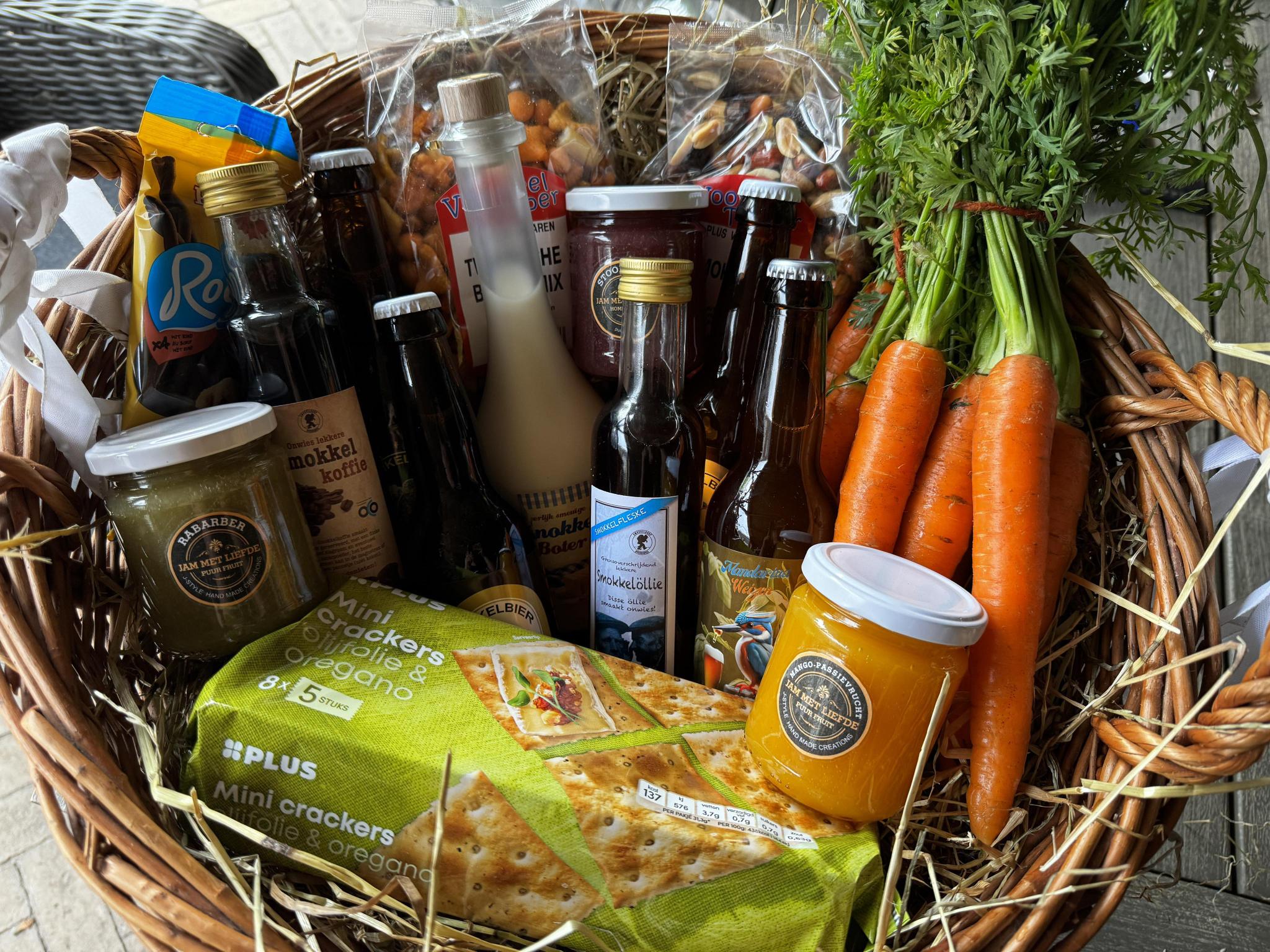 Vlaams stel met Fjordenpaarden en caravan in Overdinkel