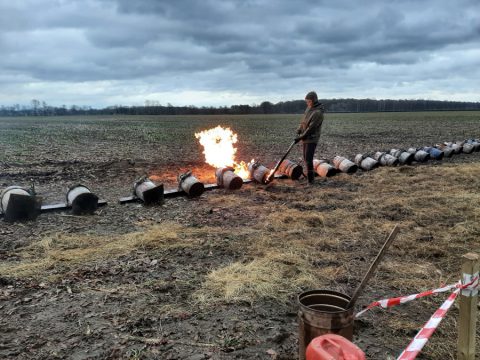 Carbid 2 vlam uit bus