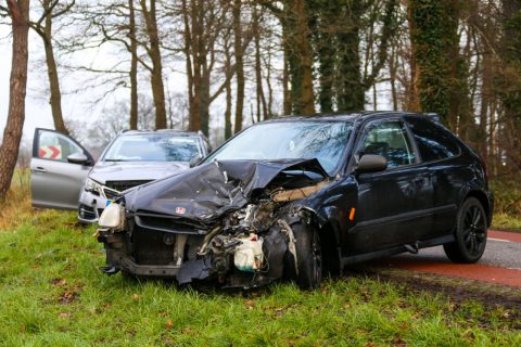 Ongeluk Lutterstraat 110125 beide auto's