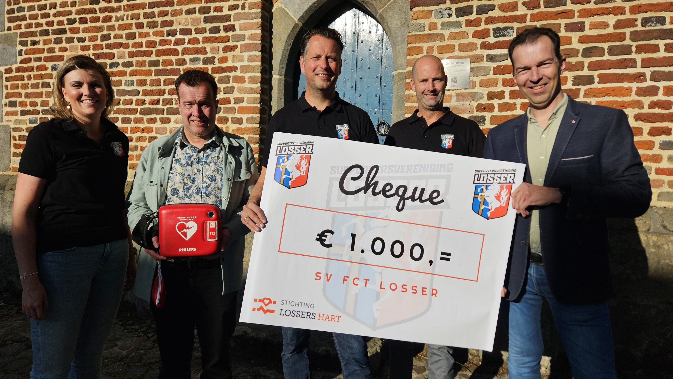 Supportersvereniging FCT Losser steunt Stichting Lossers Hart met € 1.000