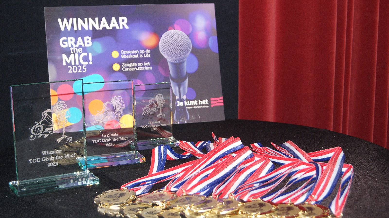 Vajen Scholten van Carmel College Losser winnaar Grab the Mic 2025