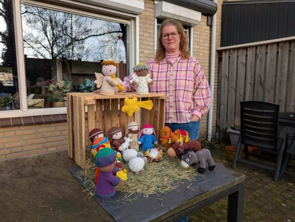 Haak aan tegen dementie: handwerk voor Alzheimer Nederland op de Kerstfair in Losser