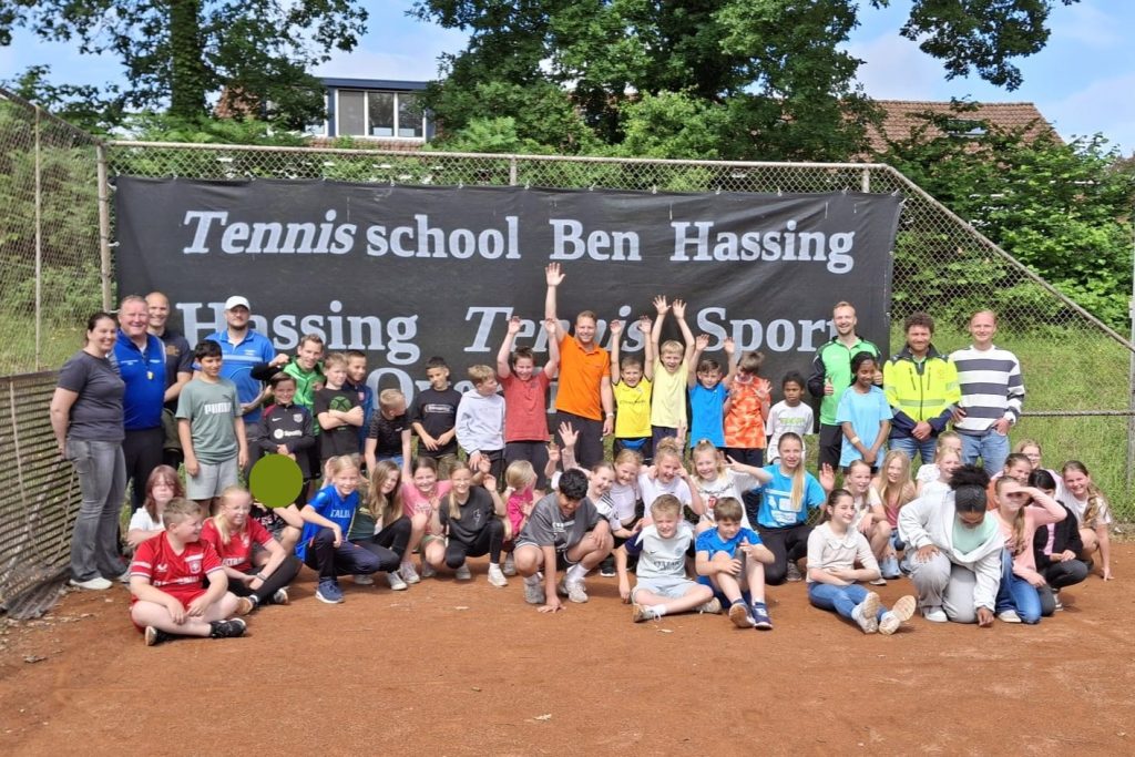 Veel enthousiasme bij de 1e SchoolTennisdag bij Tennisvereniging Losser