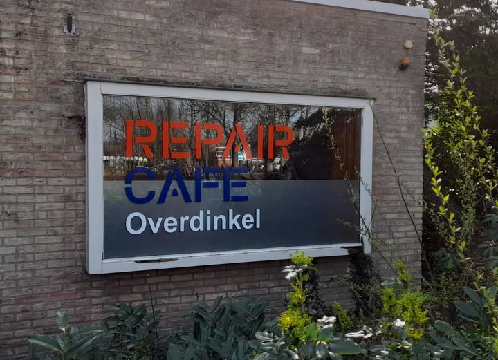 Wie biedt de 250ste reparatie aan bij Repaircafé Overdinkel?