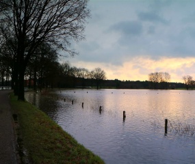 Stijgend Dinkelwater door Astrid Velthuis