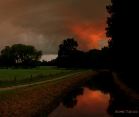 Avondrood boven Losser door Astrid Velthuis