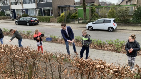 Scholen zaaien bloemenlint