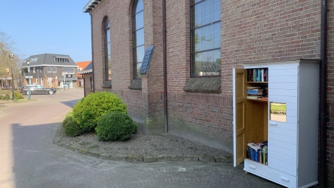 Boekenkast in De Lutte