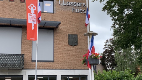 Gemeente Losser vlagt mee met de boeren