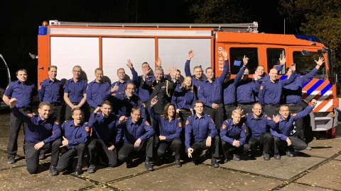 Brandweer Twente is 25 opgeleide vrijwilligers rijker