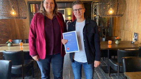 Cis Sanderink uit Beuningen krijgt Vrijwilligersprijs provincie Overijssel