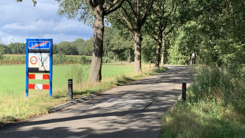 Verkeersdrempel Denekamperdijk niet verlicht