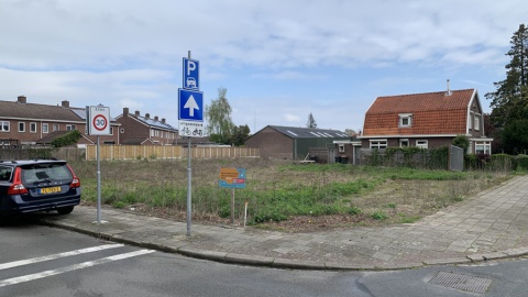 2 vrijstaande woningen op hoek Enschedesestraat / Aalsgaardenstraat