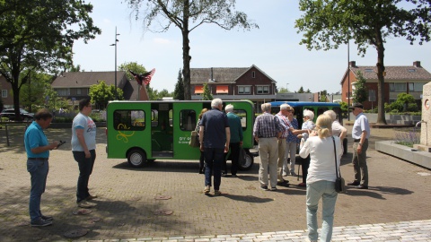 Met de Electrocar naar Bibliotheek en Markt in Losser