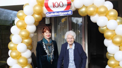 Treintje Bakker uit Overdinkel is 100 geworden