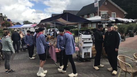 Boerenmarkt Losser druk en oergezellig