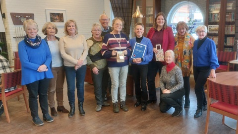 IVN Oldenzaal – Losser wint Vrijwilligersprijs met kruidentuin Maartens-Stede