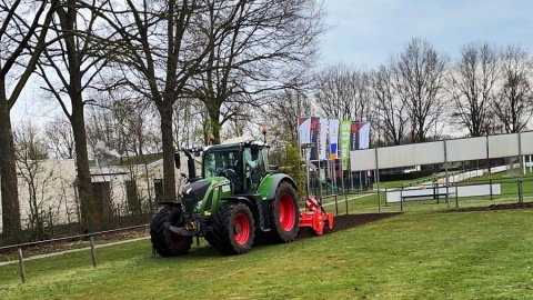 Gemeente Losser renoveert sportveld Sportclub Overdinkel