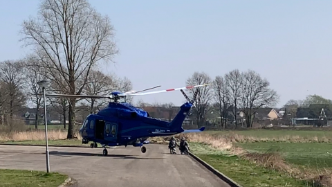 Politiehelikopter maakt oefenlandingen bij Steenfabriek