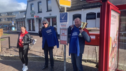 Buschauffeurs Twente ontvangen Rookvrije Generatie Award