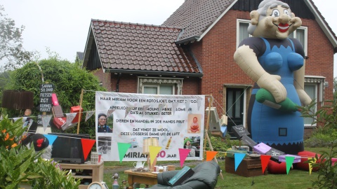 Een veelvoud aan Sara’s op de Postweg in de Lutte