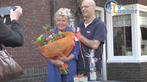 Video: Lintjesregen met muziek in Losser