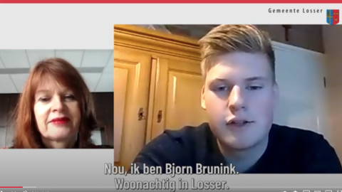 Burgemeester Cia Kroon in gesprek met Bjorn Brunink