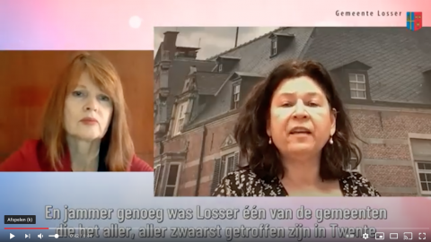 Burgemeester Cia Kroon in gesprek met Samantha Dinsbach