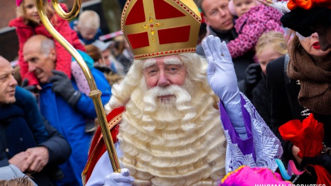 Grootse St. Nicolaas intocht in centrum Losser