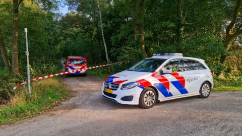 Vaten gedumpt aan Wenzelweg in buitengebied Losser