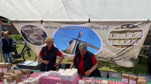 Boerenmarkt Losser in zomerse sferen