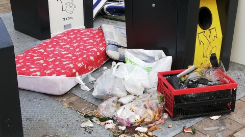 Buurt baalt van illegale afvalstort in centrum Losser